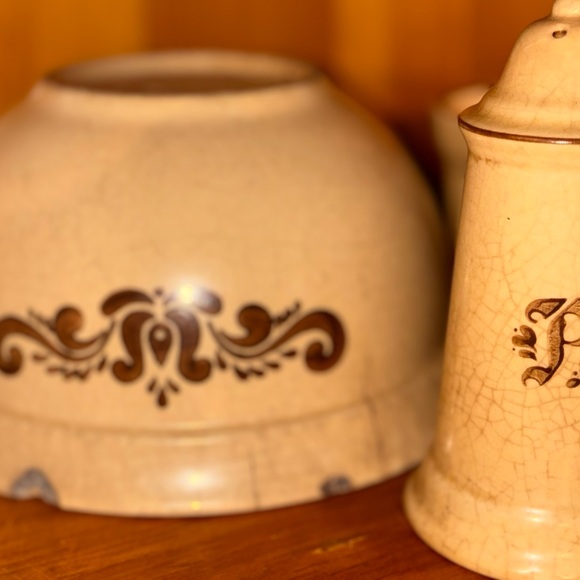 village(5items) bread pan, bowl & salt and pepper holder - Picture 8 of 10